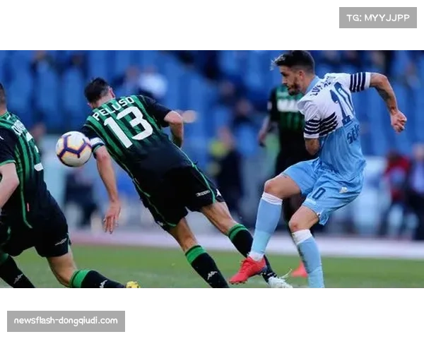 场边花絮：那不勒斯主帅因抗议判罚被主裁判出示黄牌警告